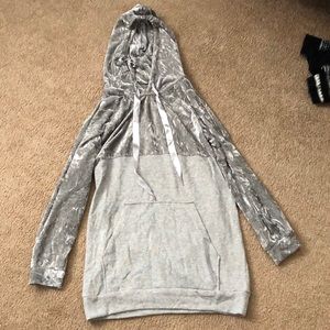 *NWOT* Gray sweatshirt two tone velour and cotton